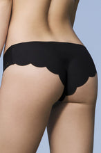 Load image into Gallery viewer, Scalloped Zero Seam Panty